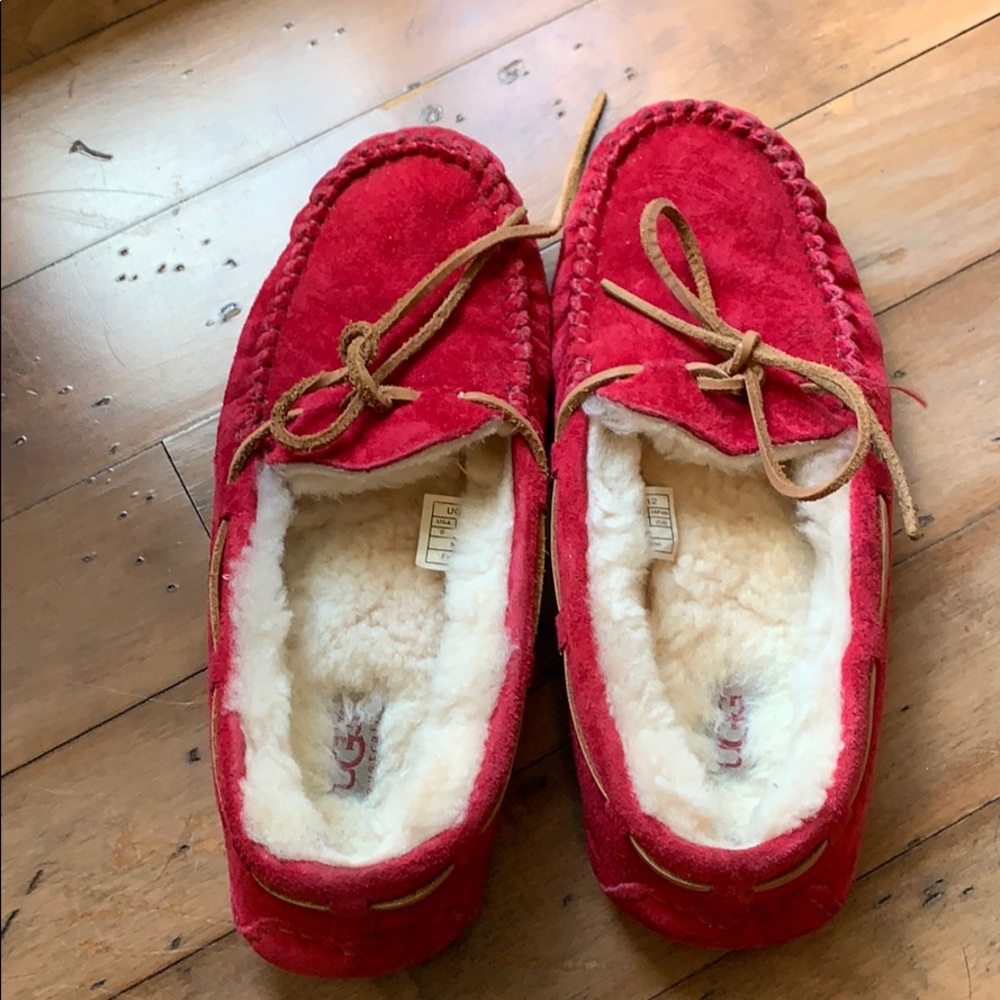 Ugg slippers red